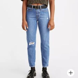 MOVING SALE Levi’s Wedgie Straight - size 28